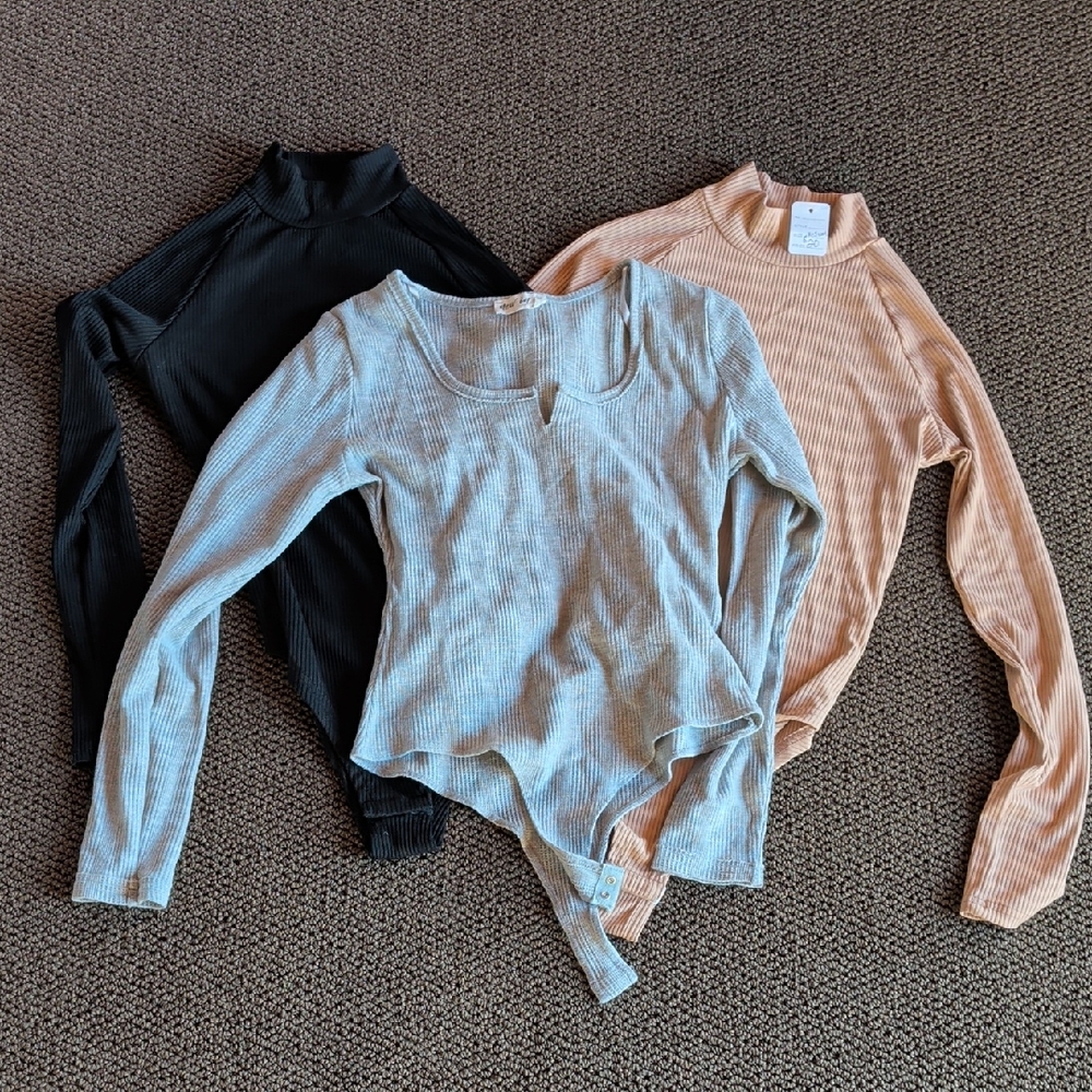Three (3) Ribbed Long Sleeve Bodysuits in Black, Gray, and Tan Sz Medium EUC